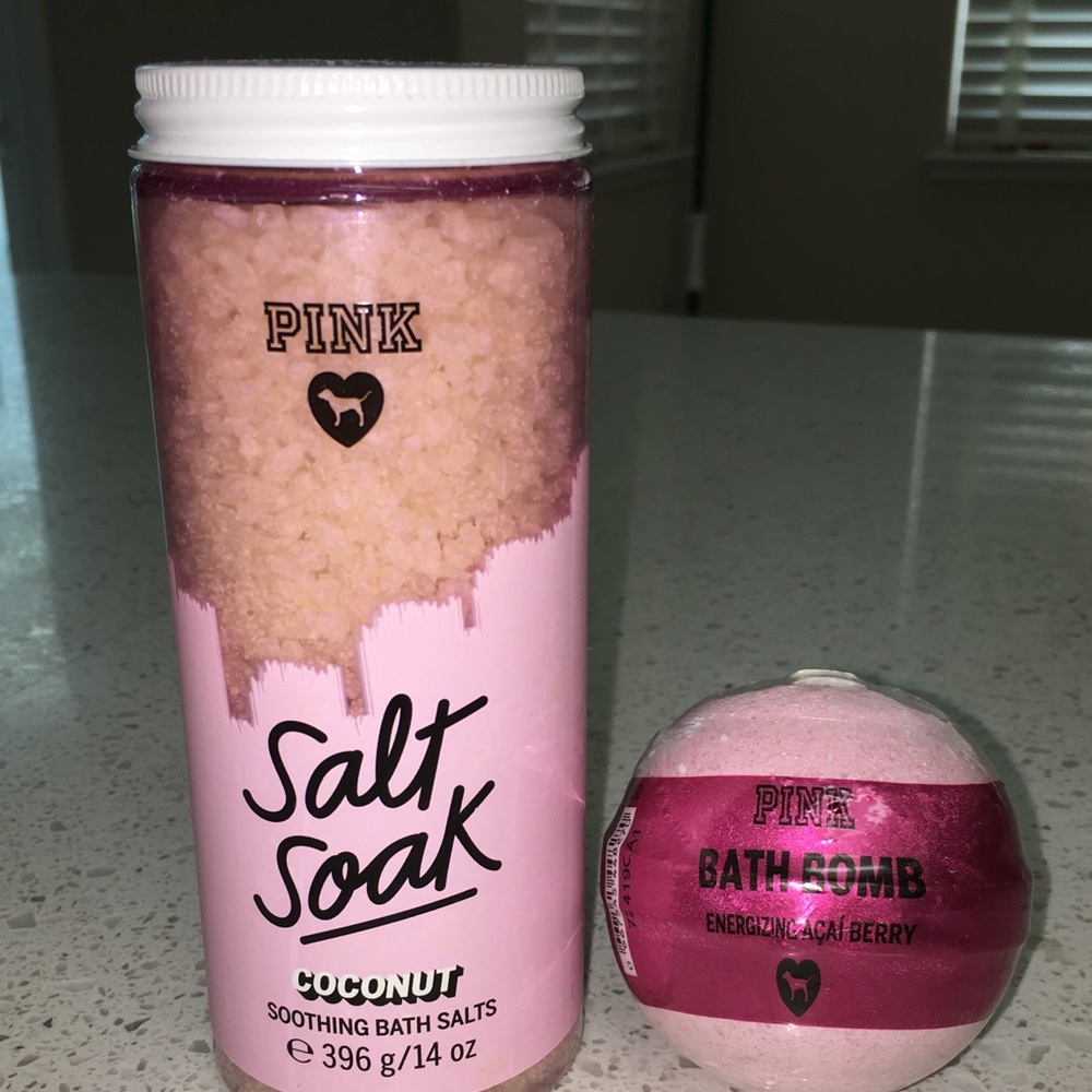 VS Pink Bath Salts and Bath Bomb Bundle (NEW)